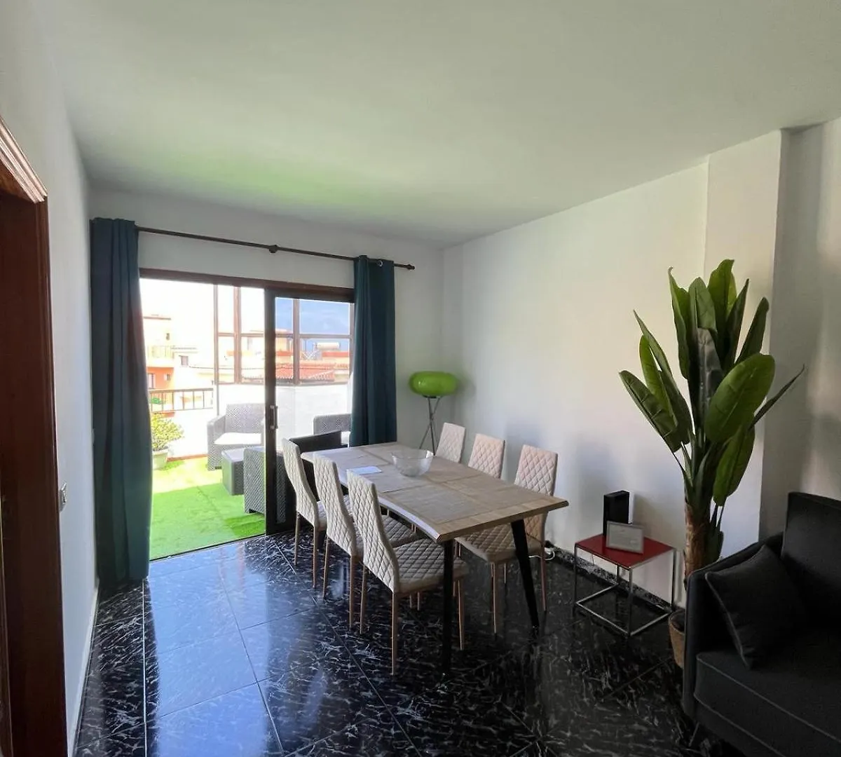 Apartmán 3 Dormitorios. Terraza. Bus Stop Los Realejos Španělsko